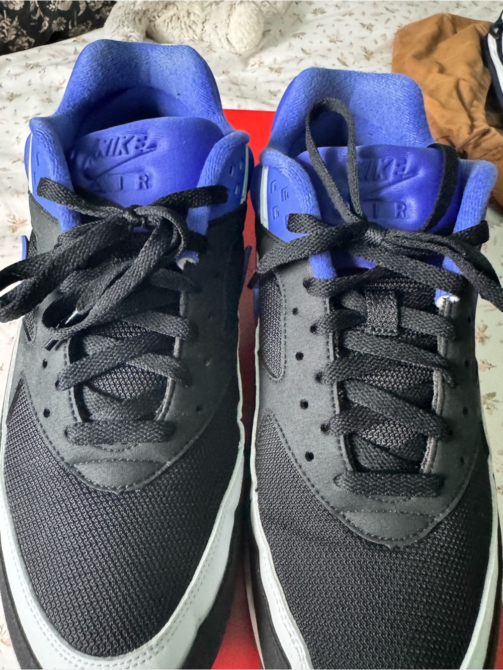 Nike Men's Black and Royal Blue Low-Top Sneakers